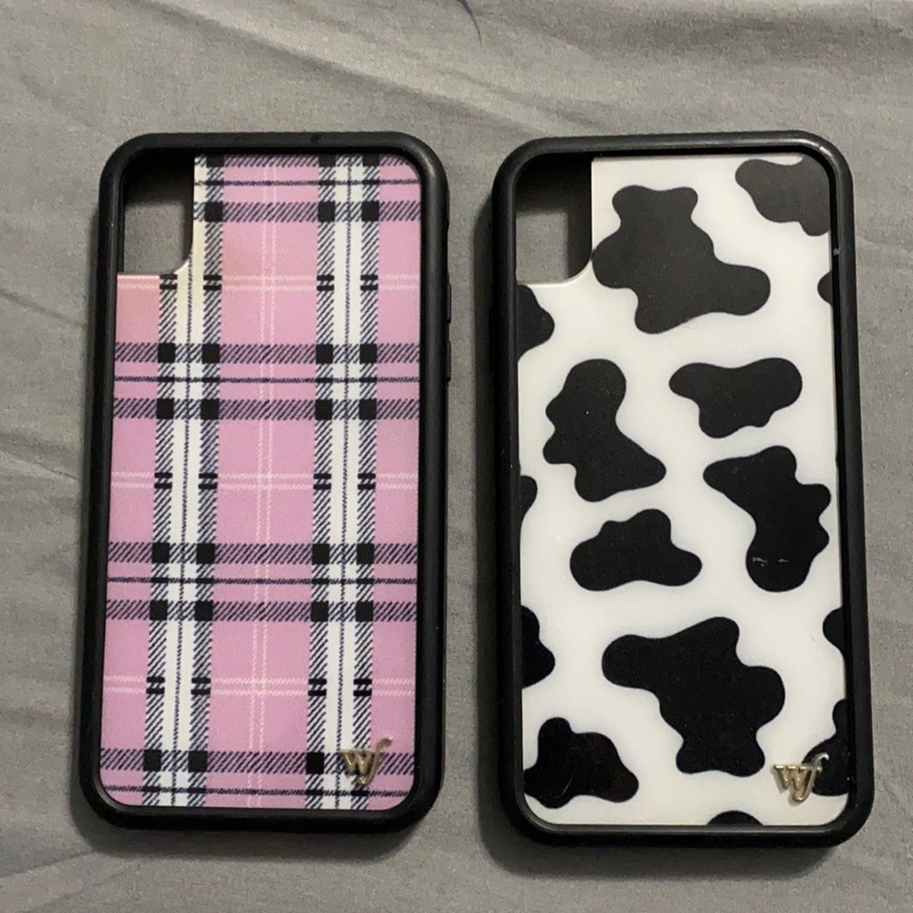 Two wildflower XR iPhone cases.